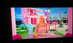 Leite e filme da Barbie: por que precisamos falar sobre isso?