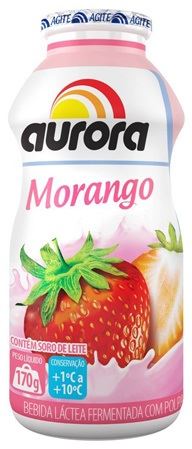 Aurora lança bebidas lácteas em doses individuais - Sabor Morango