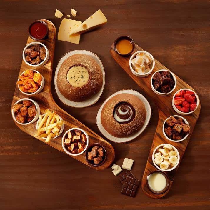 Outback apresenta novo fondue em mix com mais queijos e dois tipos de chocolate