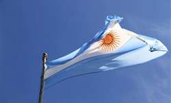 Empresas de laticínios argentinas consideram importar leite do Uruguai