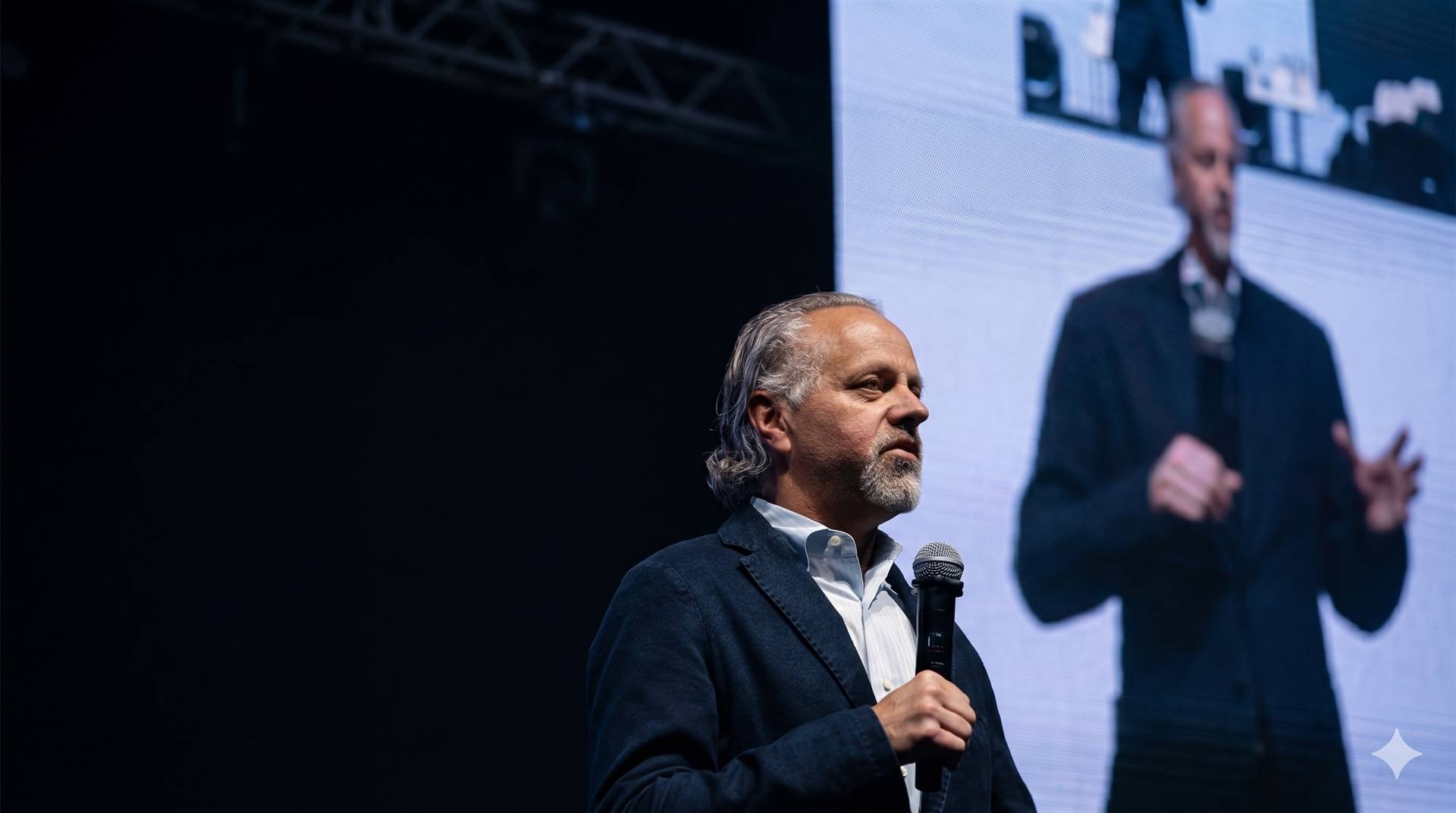 Grandes projetos leiteiros começam muito antes da primeira vaca, diz Greg Bethard