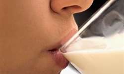 Por que as pessoas bebem leite?