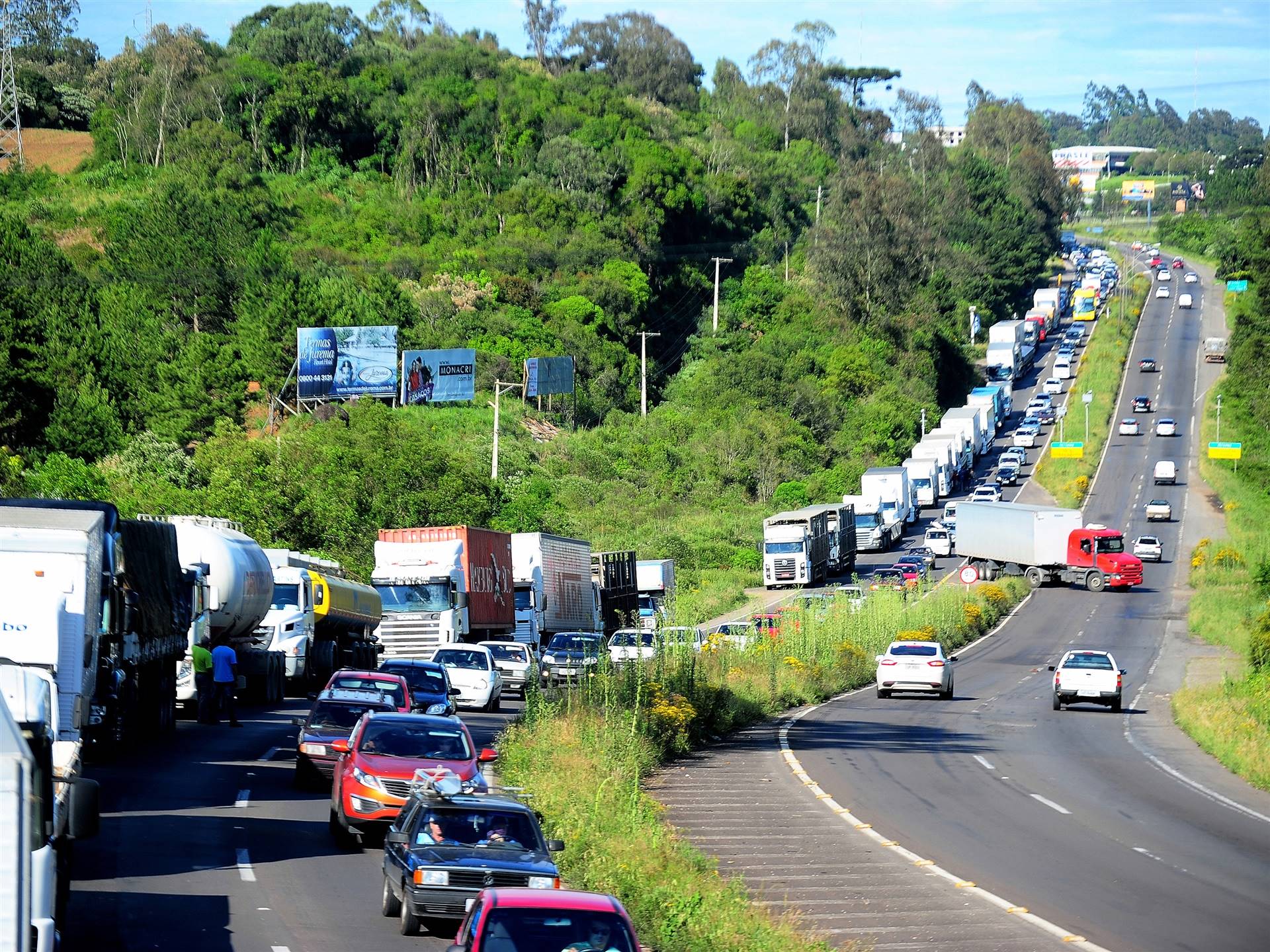 Temer: 'pedi trégua aos caminhoneiros de 2 a 3 dias para encontrar solução'
