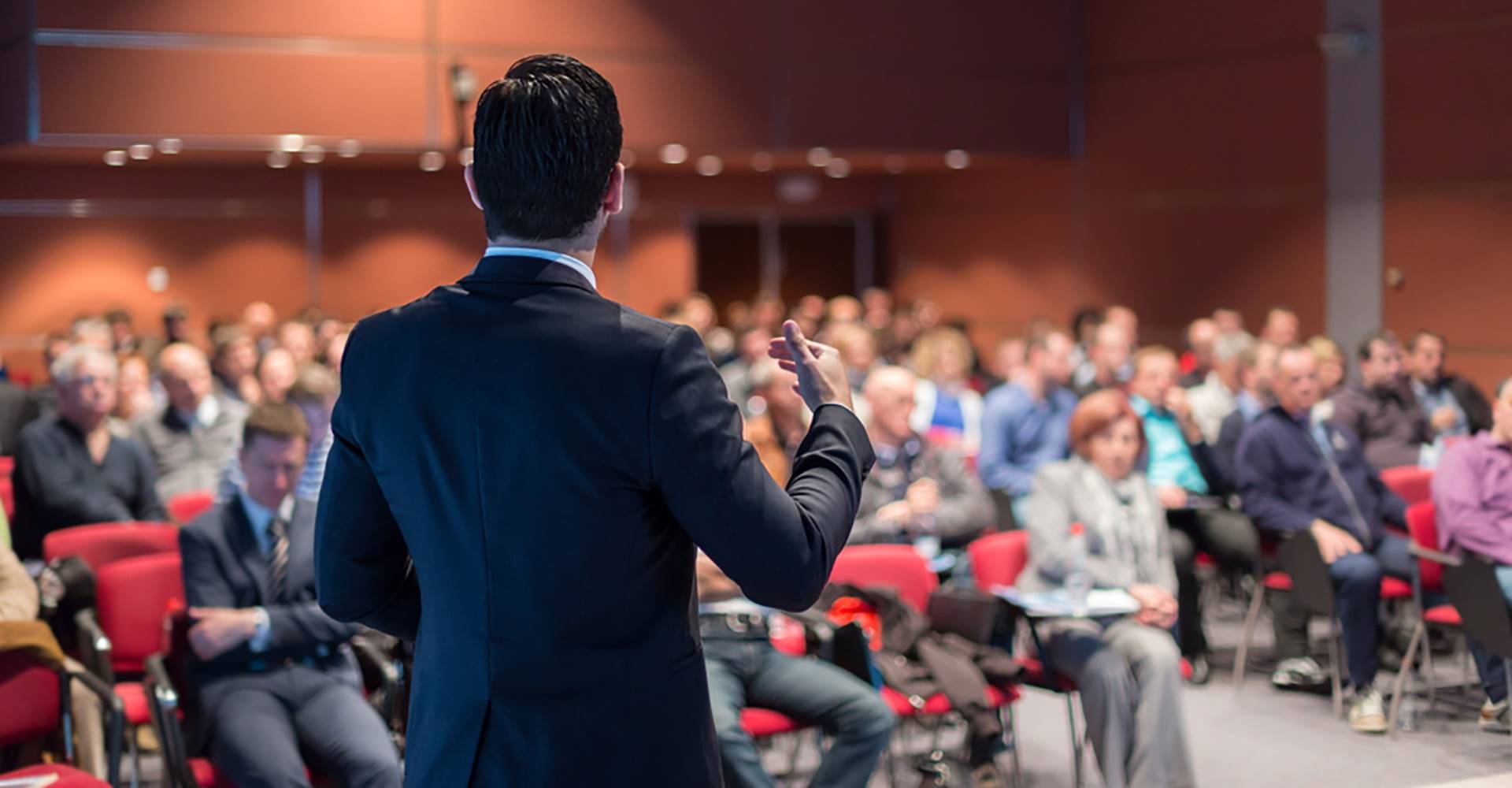 Medo de falar em público? Entenda porque praticar é uma ótima opção!