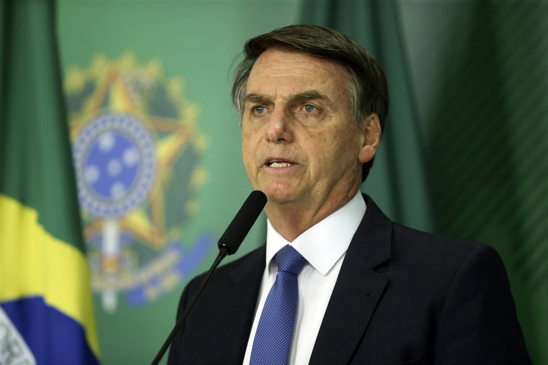 Acordo UE-Mercosul pode gerar efeito dominó, diz Bolsonaro; agricultores franceses atacam decisão