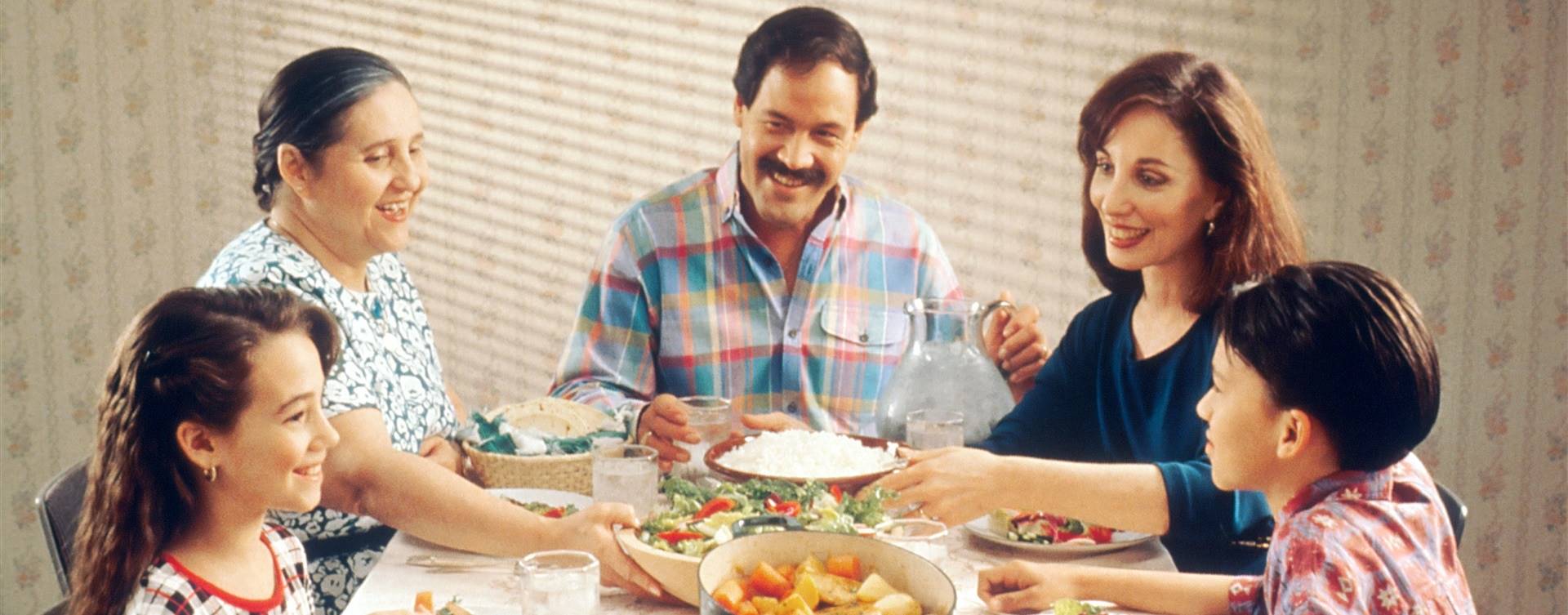 Consumo de alimentos ganha fôlego com auxílio emergencial