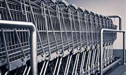 Vendas de supermercados caem 9% em doze meses