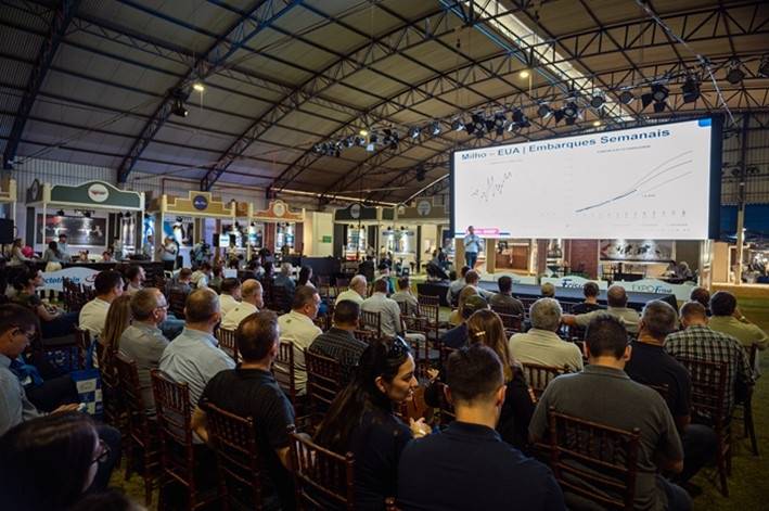 Expofrísia debate mercado