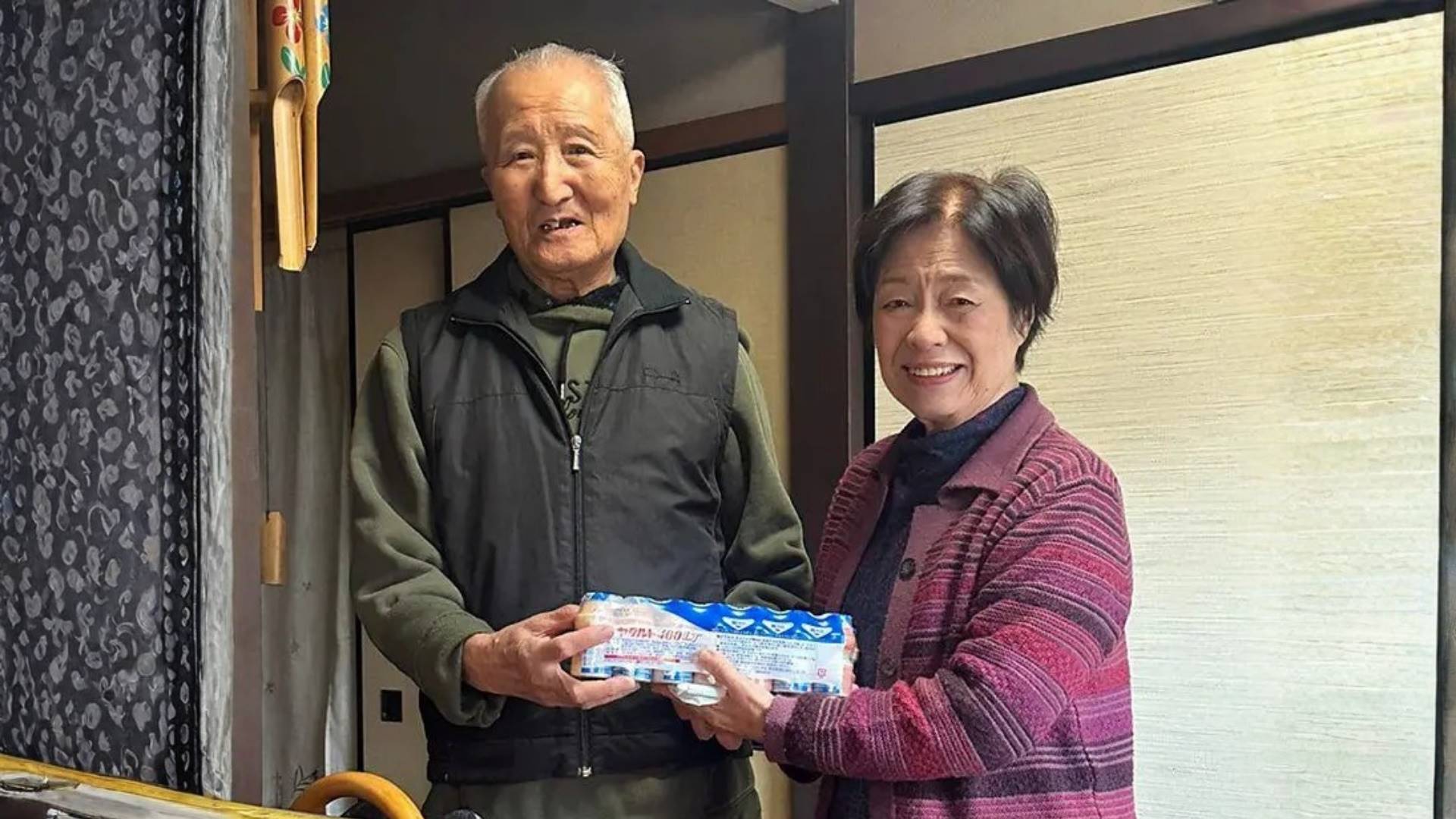 Conheça as entregadoras de probiótico que combatem a solidão no Japão