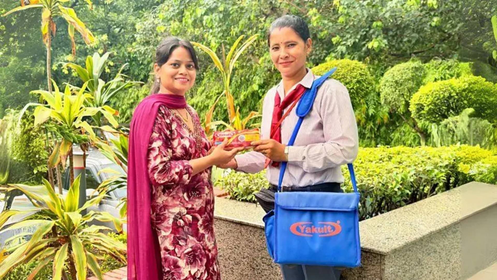 Conheça as entregadoras de probiótico que combatem a solidão no Japão