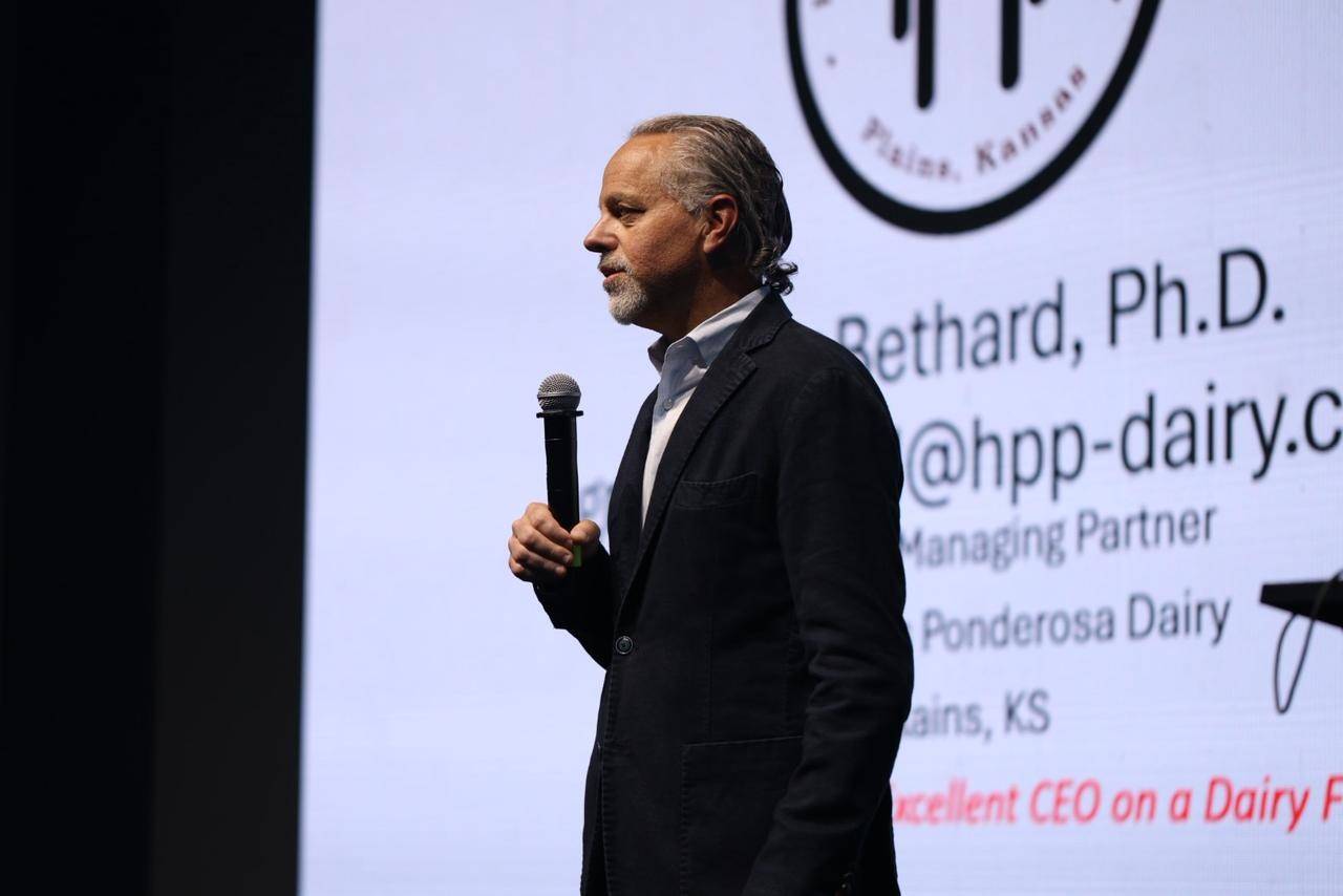 Greg Bethard, da High Plains Ponderosa Dairy, no Kansas (EUA)