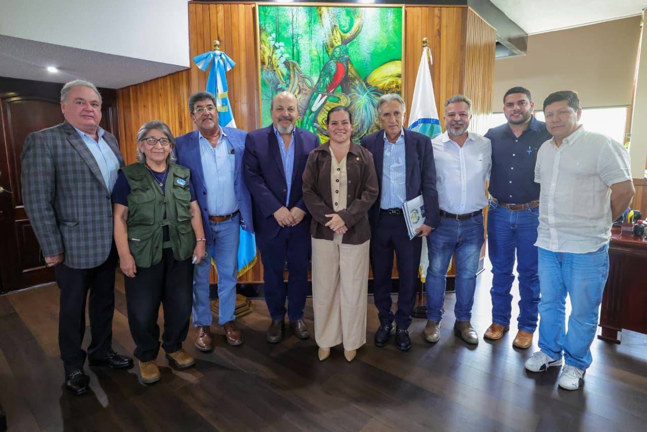 Girolando leva tecnologia genética brasileira para a pecuária leiteira da Guatemala