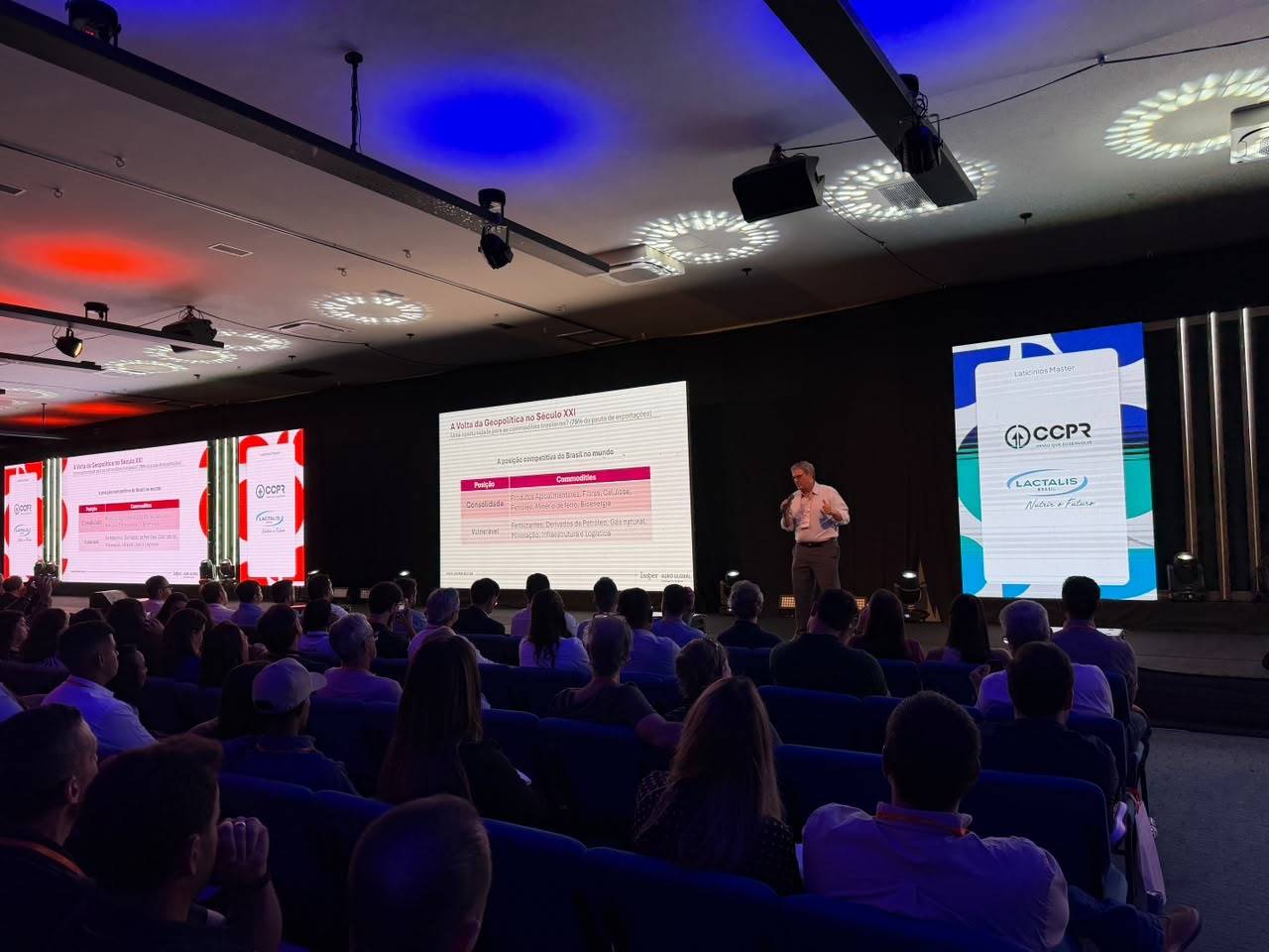 Interleite Brasil 2026 abre programação em Uberlândia debatendo o futuro do setor lácteo