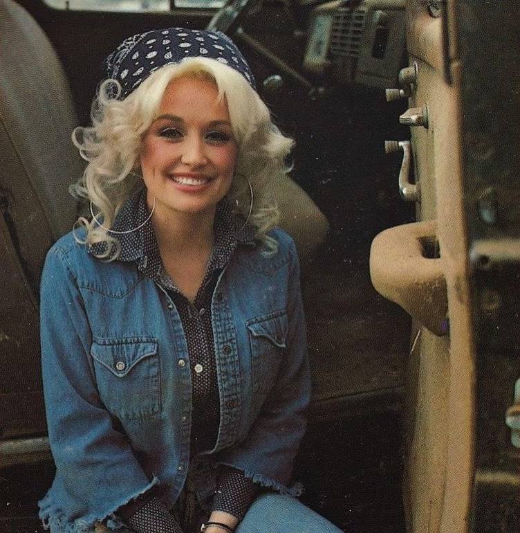 Curiosidade: antes de Dolly Parton ser uma estrela, ela cresceu em propriedade leiteira