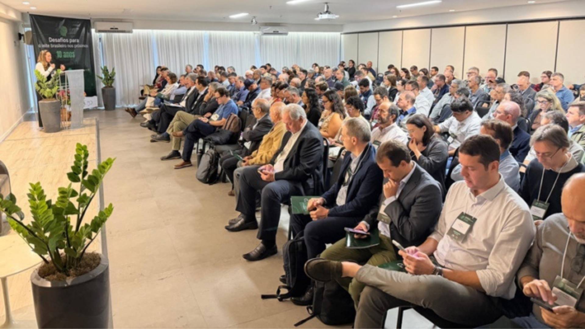 CNA debate principais desafios para o futuro da pecuária de leite brasileira