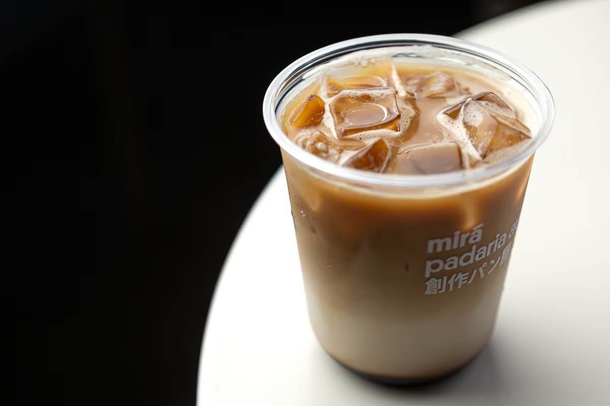 Zaatar, shoyu e tahine no café com leite? A onda de lattes 