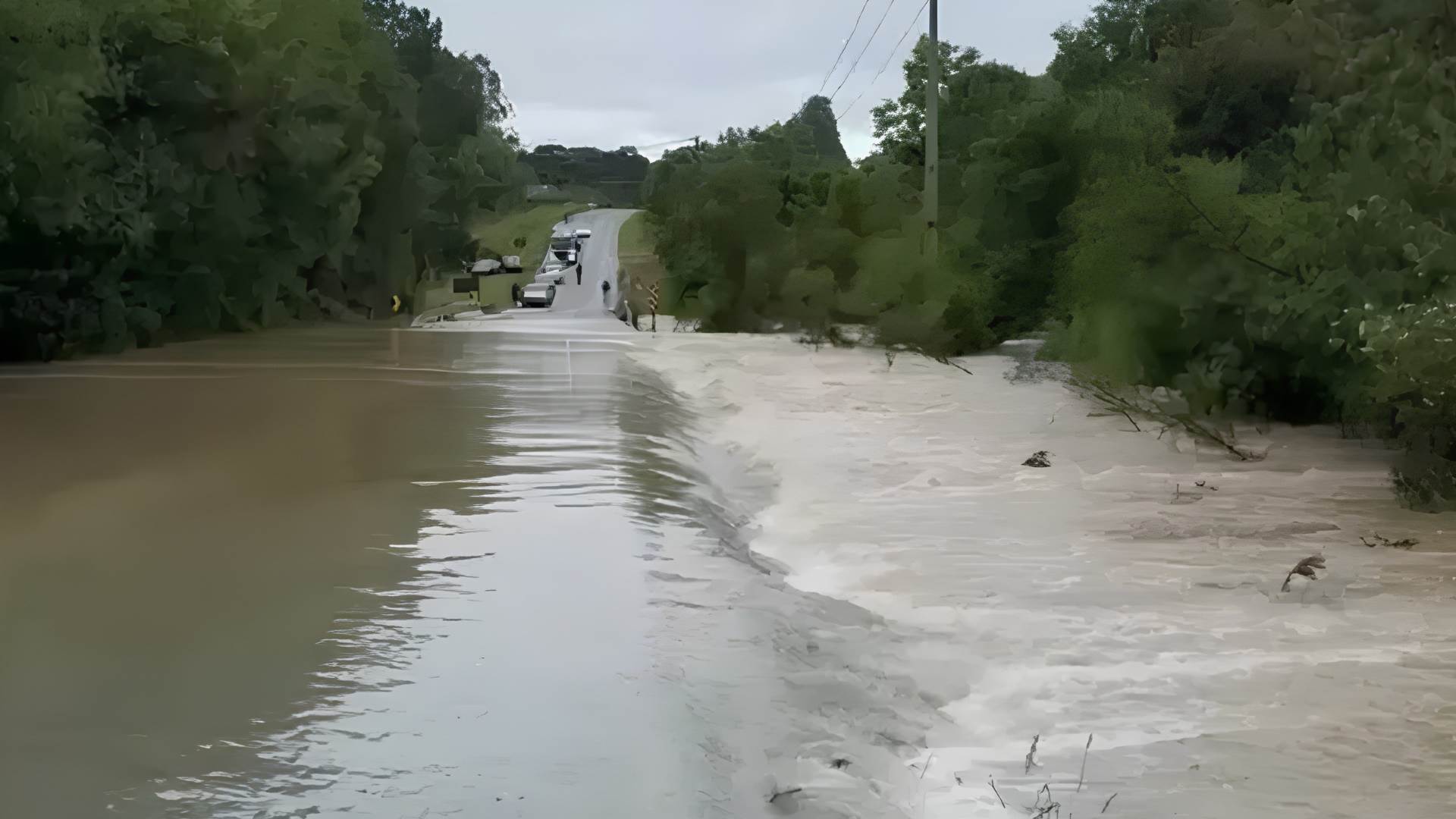 Frente fria avança para o Nordeste após fim de semana marcado por enchentes no Sul e Sudeste