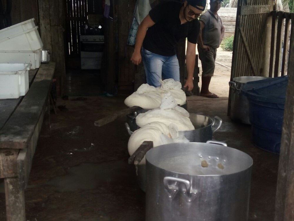 Produtos estavam em condições de higiene inadequados (Foto: Andreza Scafi/Adepará Santarém/Divulgação)