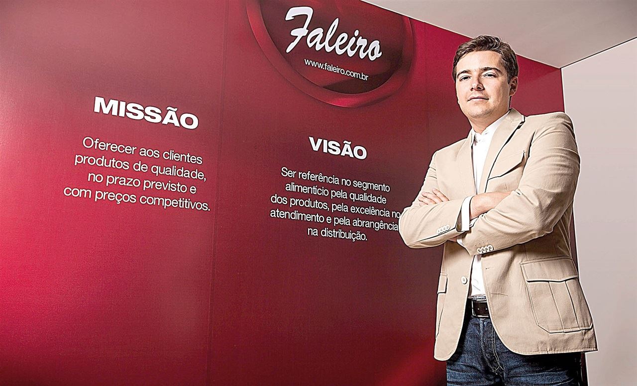 O material jornalístico produzido pelo Diário do Comércio é protegido por lei. Para compartilhar este conteúdo utilize o seguinte link: http://www.diariodocomercio.com.br/noticia.php?tit=faleiro_vai_fabricar_pao_de_queijo_para_food_service&id=185984 Se precisa copiar trecho de texto para uso privado, por favor logue-se como assinante.