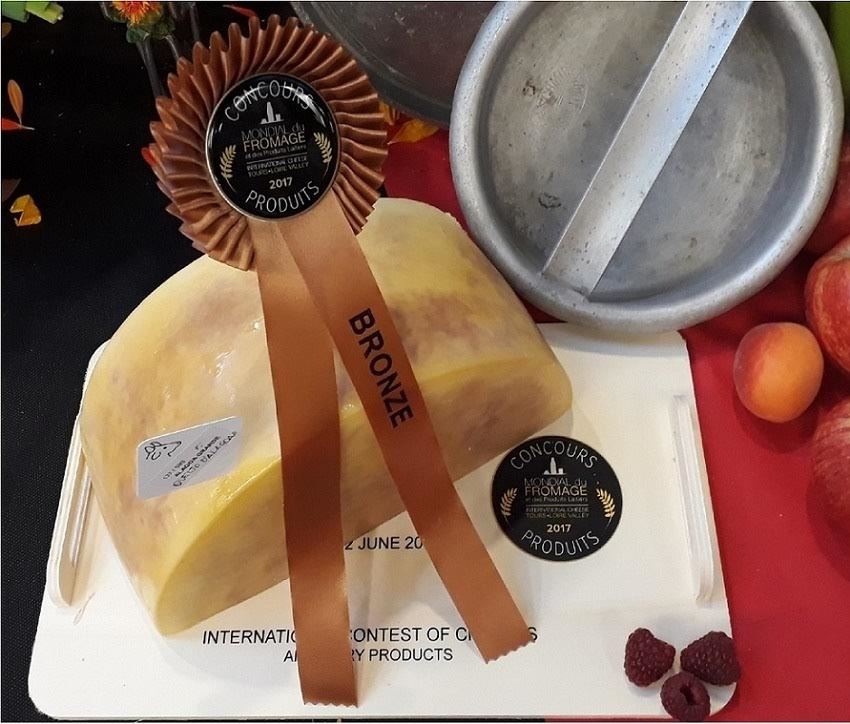 QUEIJO D’ALAGOA-MG EMPLACA 2017 COM BRONZE NA FRANÇA E SUPER OURO NO BRASIL