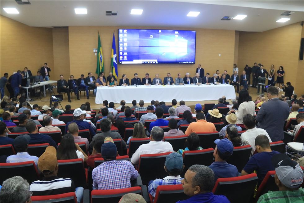 Audiência discute melhoria do preço do leite em Rondônia