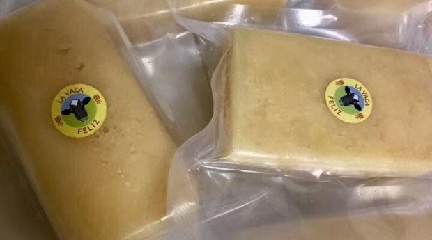 Brasileiros fazem sucesso vendendo queijo brasileiro na China