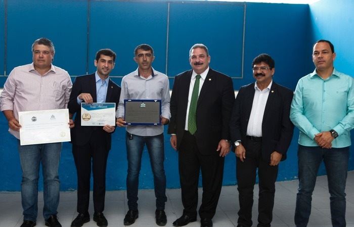 Produtores de queijo artesanal pernambucanos são premiados por Frente Parlamentar